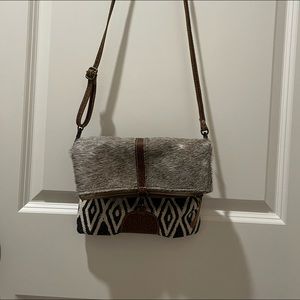 Myra Crossbody